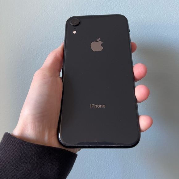IPHONE XR 64GB BLACK (unlocked) - Picture 3 of 8